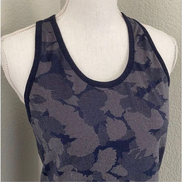 Athleta Navy Camo Speedlight Racerback Tank Size Large - Picture 3 of 9